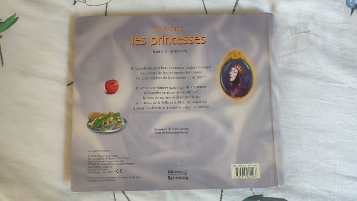 Livre à pochoirs princesses Éditions Babiroussa - photo numéro 2
