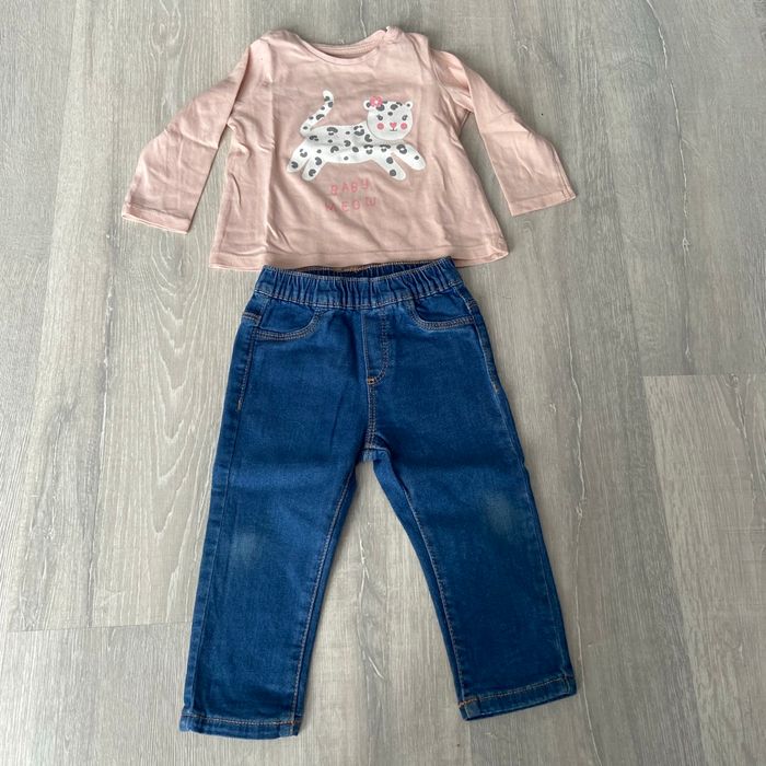 1 pantalon, 1 t-shirt à manches longues