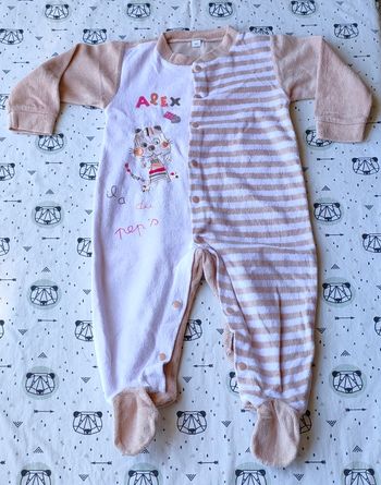 Pyjama en velours taille 9 mois