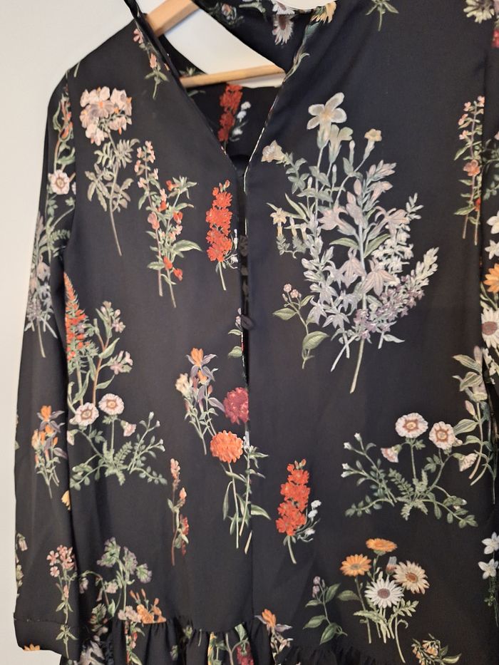 Salopette short  a fleurs zara trafaluc - photo numéro 4