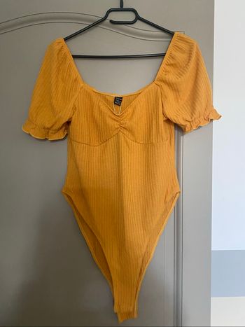 Body jaune