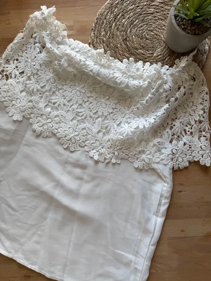 Tee shirt dentelle