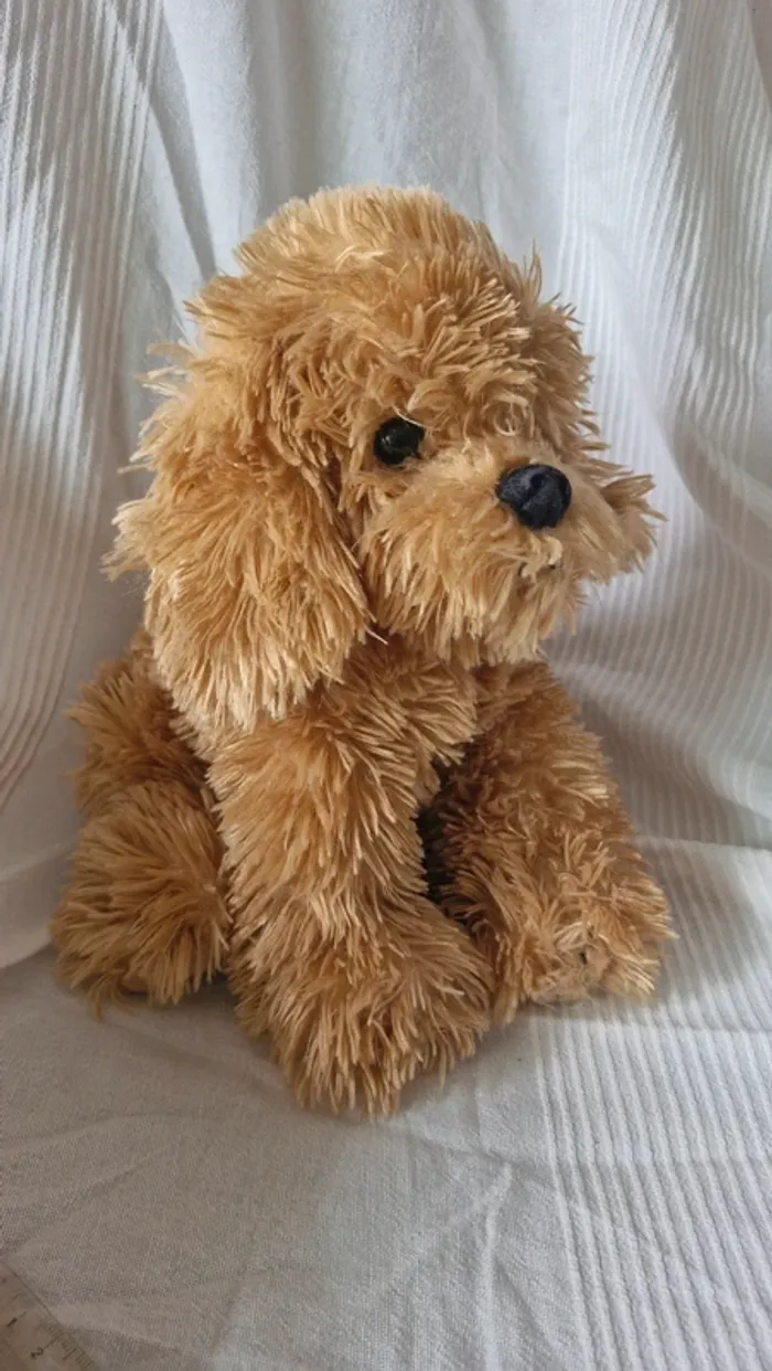 Peluche chien marron  louise mansen