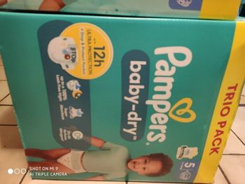 Lot de 117 couches Pampers dry taille 5