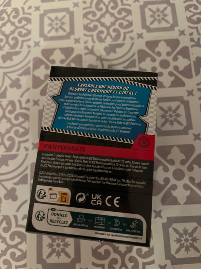 Bundle Pokémon 10.5 Foudre Noire - photo numéro 3