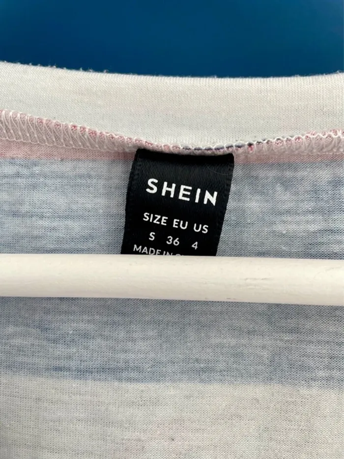 🌟 Tee-shirt femme en S - photo numéro 3