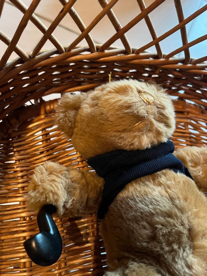 Ours en peluche avec pipe - photo numéro 3