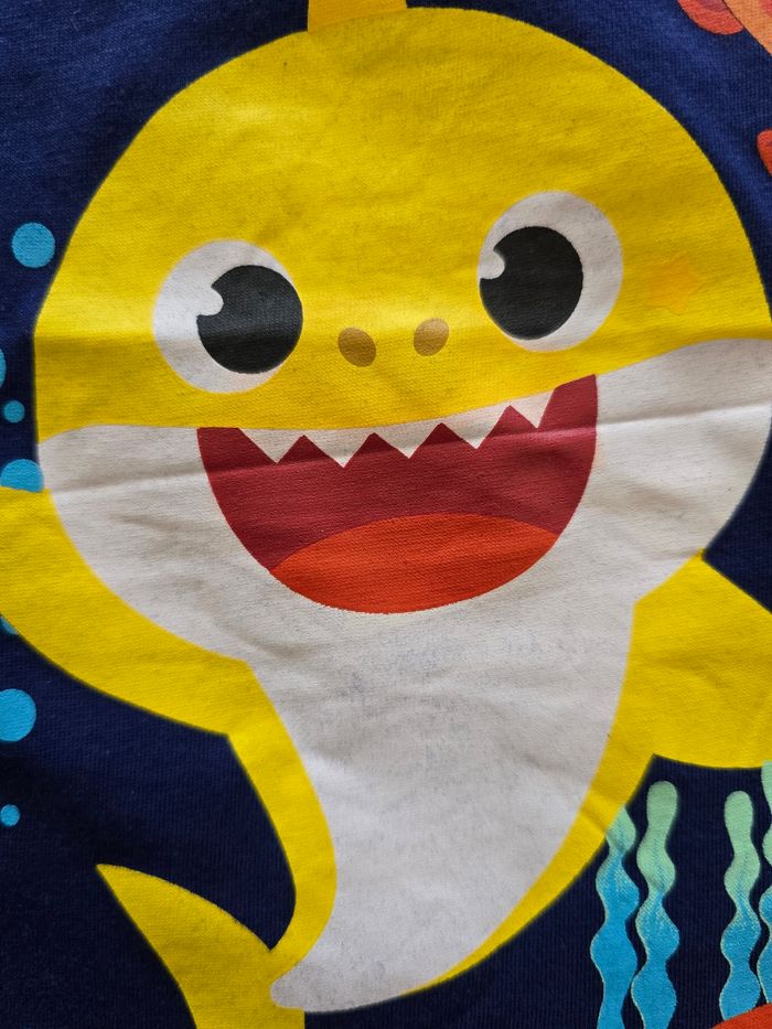 T-shirt baby shark 2ans - photo numéro 2