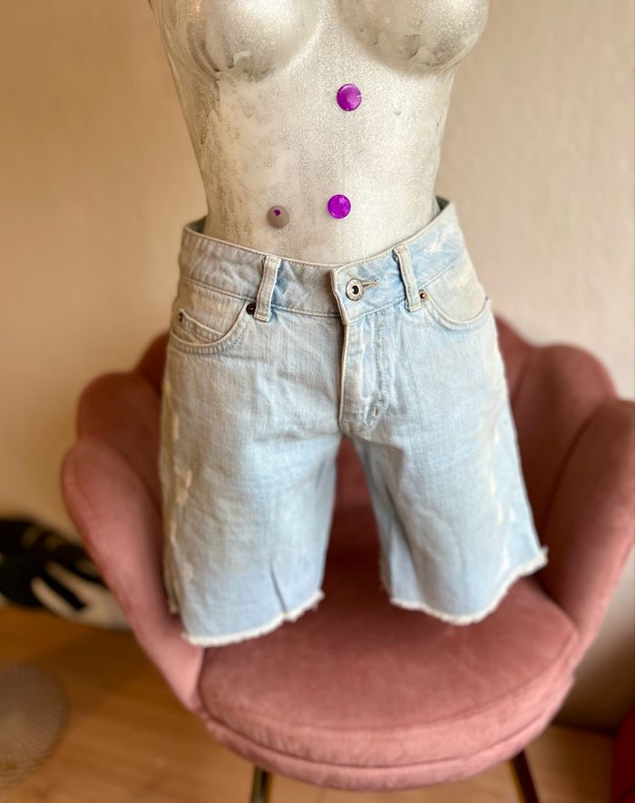 👉 Short en jean clair vintage 📌 Effet usé – Taille S - photo numéro 4
