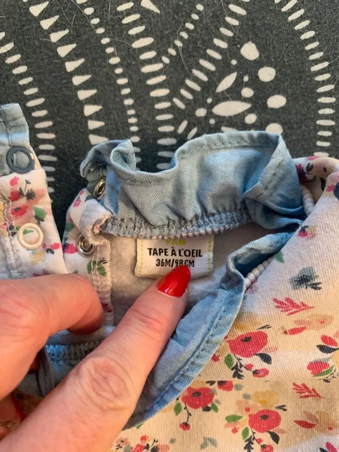 Pull tape à l’œil fleuris avec effet sur chemise taille 36 mois - photo numéro 3