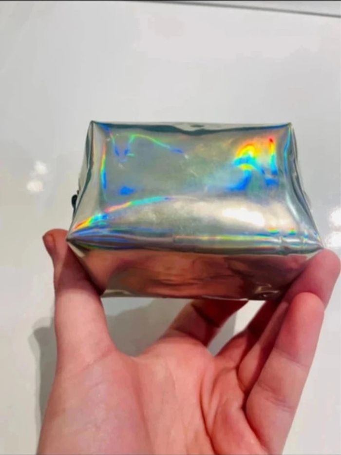 Sublime petite pochette holographique argenté h€m Très bon état • H&M - photo numéro 4