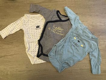 Lot 3 bodies 6 mois
