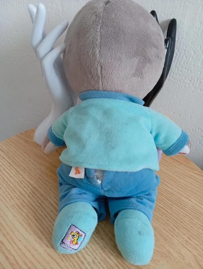 Peluche interactive tchoupi avec doudou 30cm tchoupi raconte moi une histoire - photo numéro 5