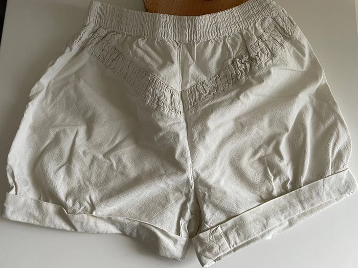 Short fille crème - photo numéro 3