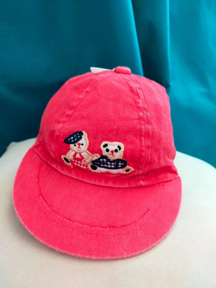 Casquette rouge oursons brodés – 47 cm - 2 exemplaires