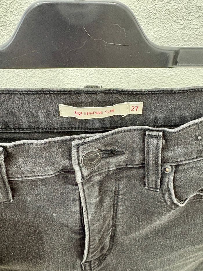 Jean Levi’s 312 shaping slim noir - W27 L30 - photo numéro 5