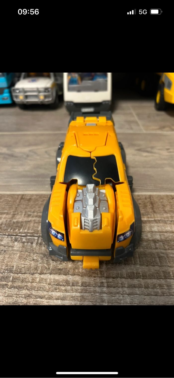 VTech - Switch & Go Dinos Crash, Dinosaure Zyrex, Le T-Rex Transformable en Voiture de Rallye - photo numéro 2