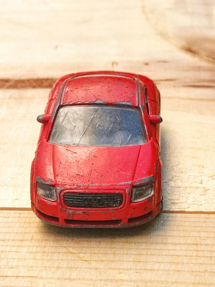 Majorette Audi TT rouge échelle 1/53 - photo numéro 4
