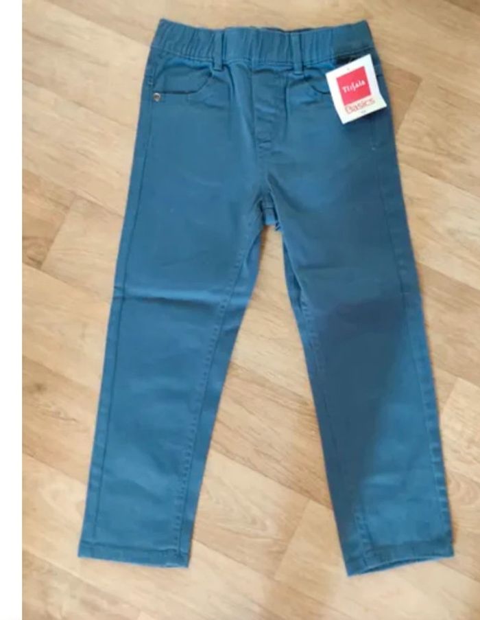 Pantalon bleu gris neuf 5 ans