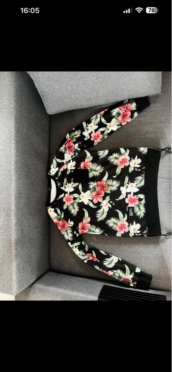 Pull motif fleur