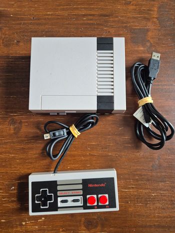 Mini nintendo nes + manette