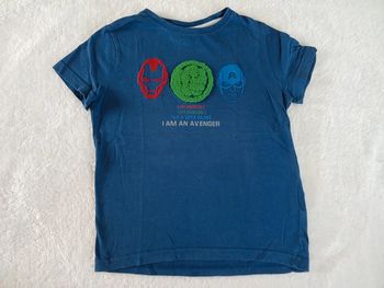 Tee-shirt Avengers taille 6 ans