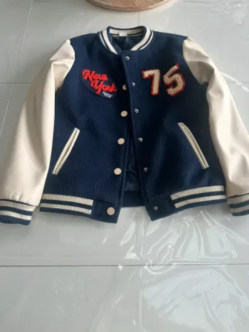 Veste aviateur bleu marine manches simili cuir beige