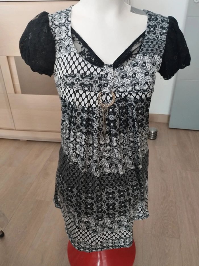 Tunique longue noire et blanche taille 42 44 jida