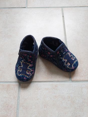 Chaussons taille 19