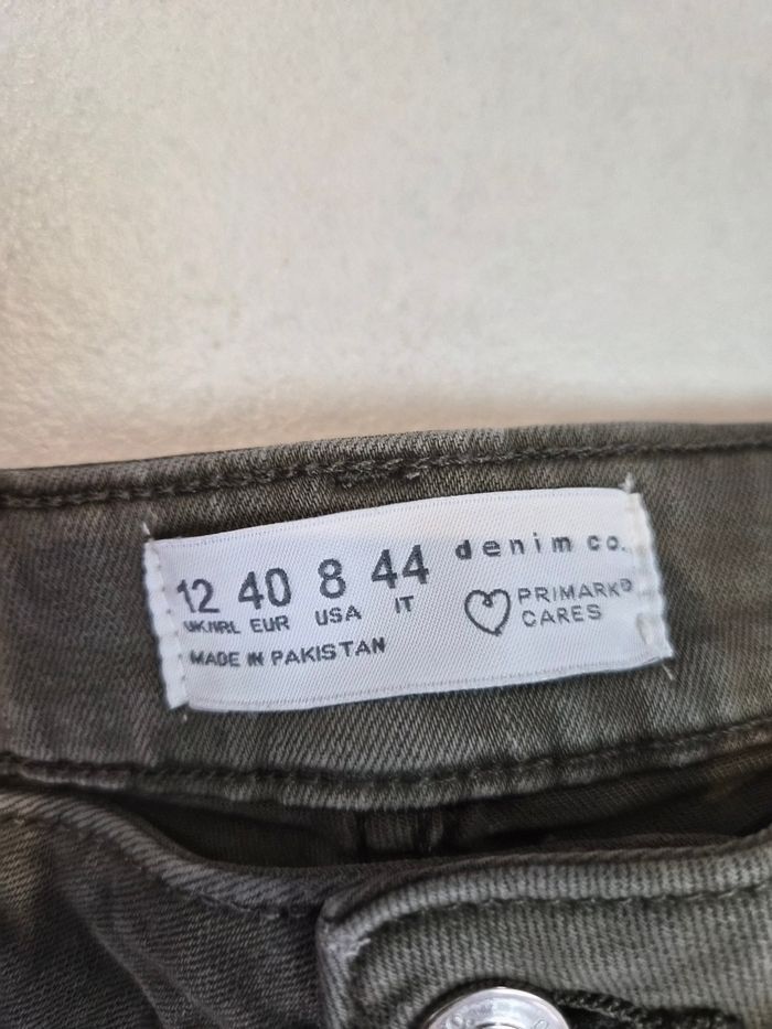 Jeans kaki avec poche sur les cuisses et fermeture éclair à la cheville, Primark, taille 40 - photo numéro 3