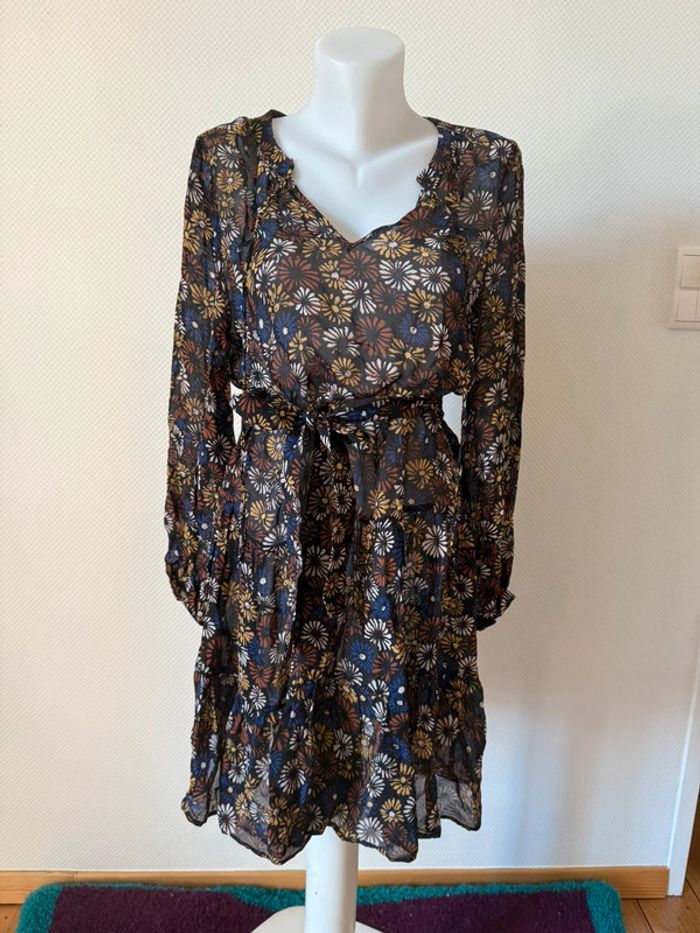 Robe à fleur en très bon état taille 36 stella forest
