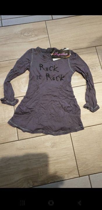 Robes fille neuve étiquette 4 ans