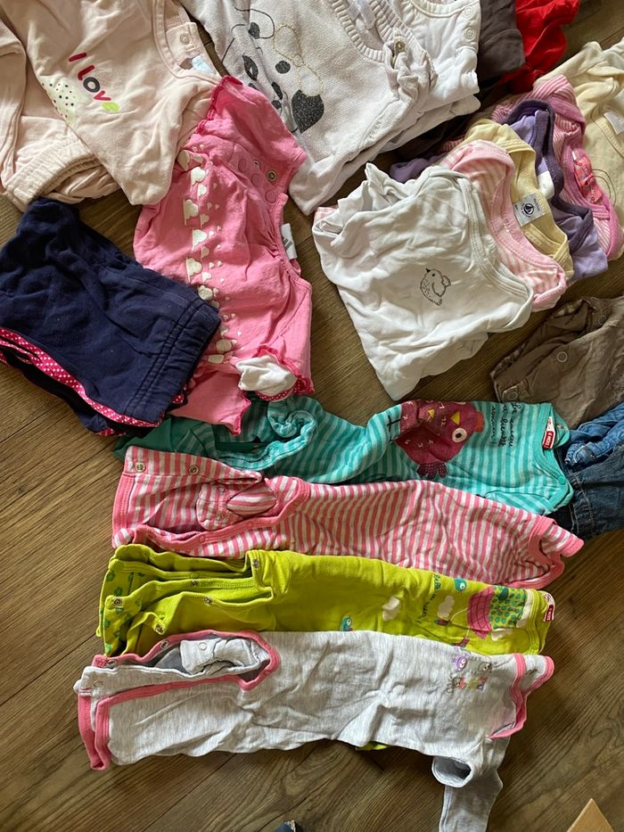 Lot 51 vêtements fille T6 mois - photo numéro 8