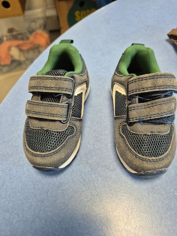 basket enfant taille 19