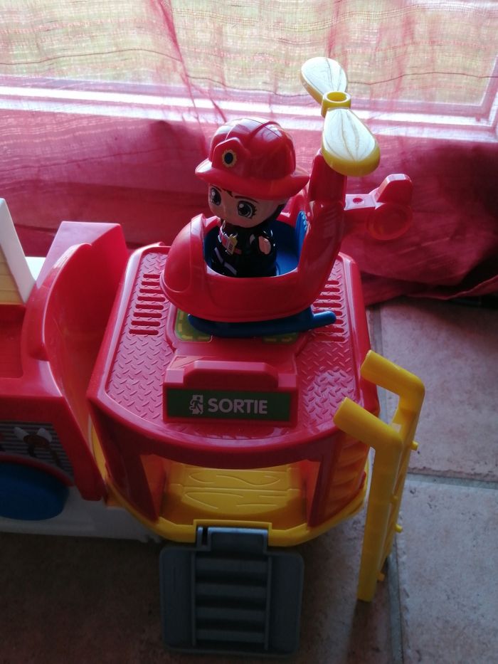 Camion pompiers VTech. - photo numéro 2