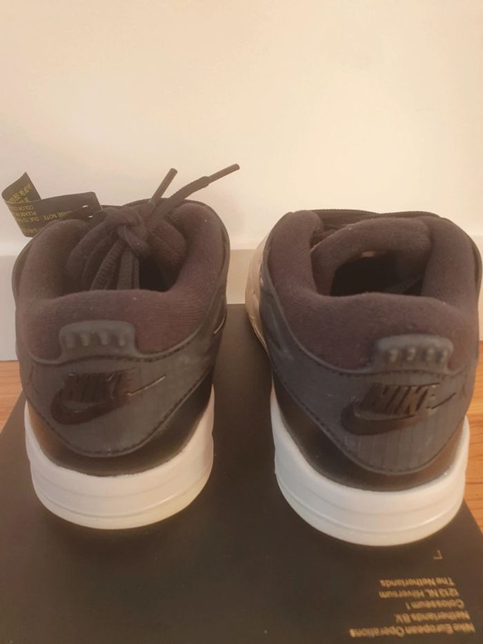 Nike Jordan 4 RM (35) - photo numéro 5