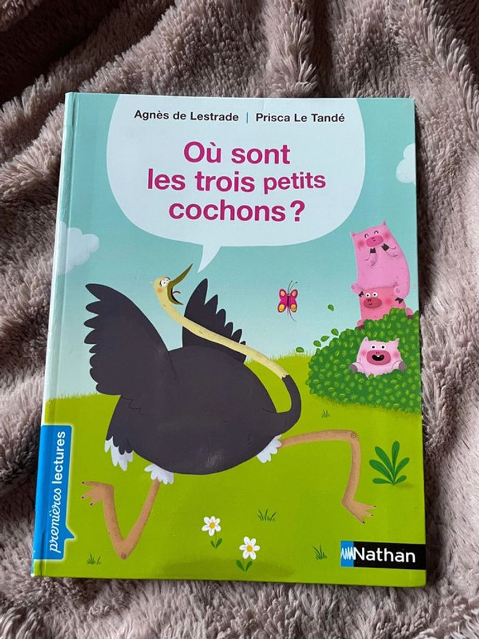 Livre premières lectures où sont les 3 petits cochons