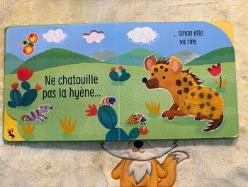 Livre sonore et à toucher usborne sam taplin ne chatouille pas le singe