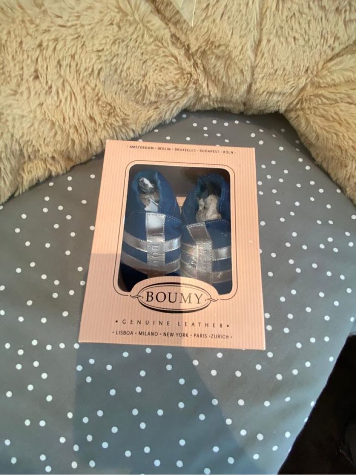 Chaussons neufs en cuir souple marque Boumy bebe 6-12 mois - photo numéro 4