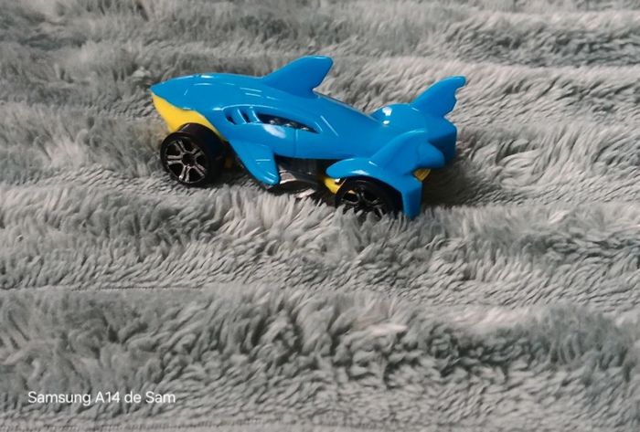 Voiture requin teamsterz - photo numéro 2