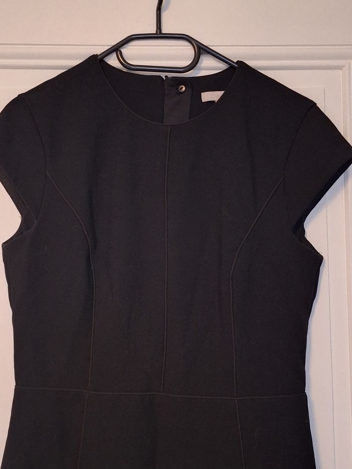 Robe noire - photo numéro 2