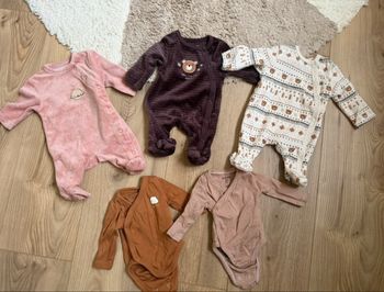 Lot pyjamas et bodys naissance 