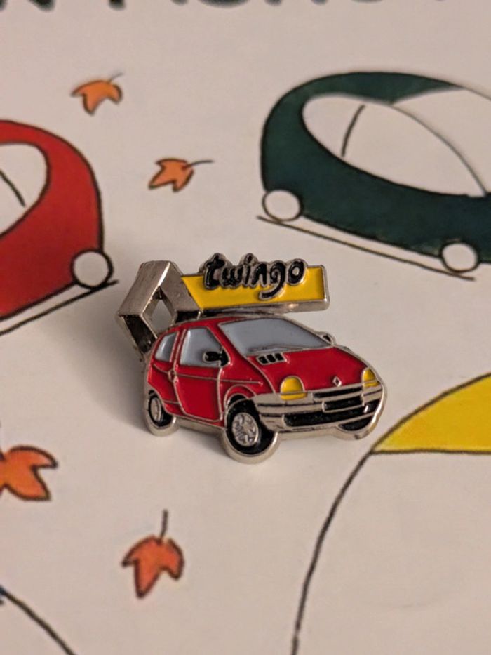 Pin's Renault Twingo rouge