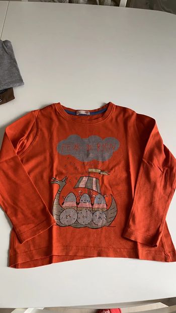 TEE shirt