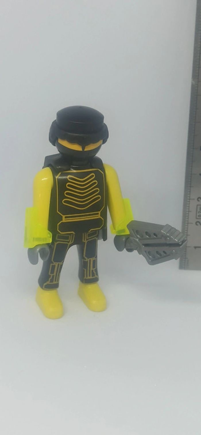 Alien tête jaune et noire playmobil