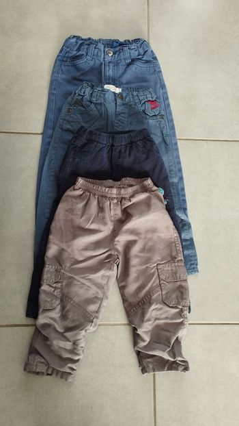 Lot 4 pantalons 2 ans