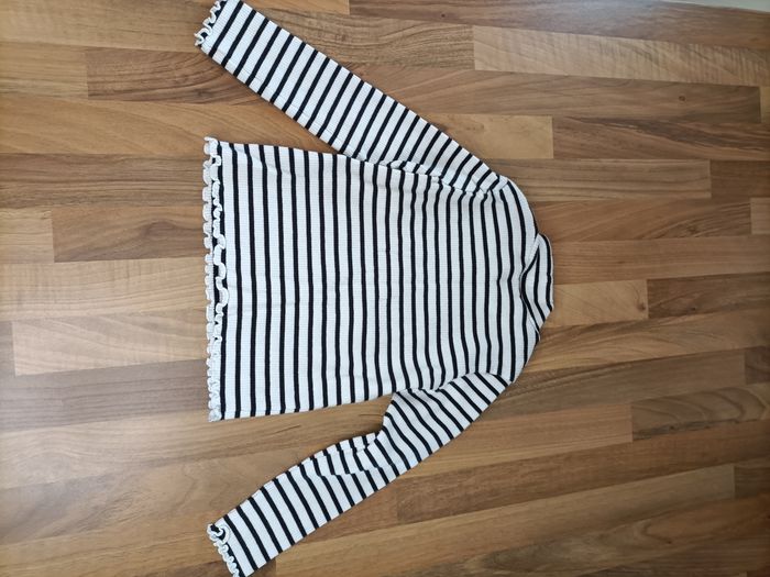 Tee-shirt manches longues col roulé rayé noir crème neuf 3 ans Kiabi - photo numéro 6