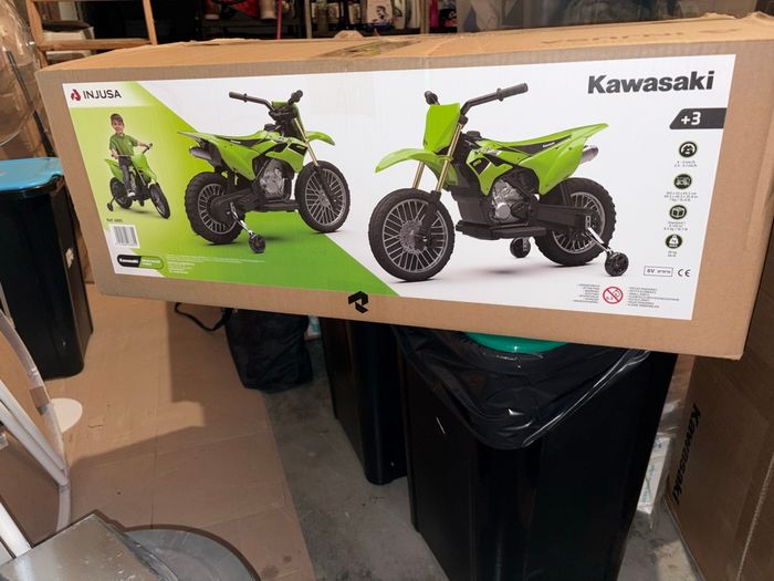Moto neuve Kawasaki électrique 6 V