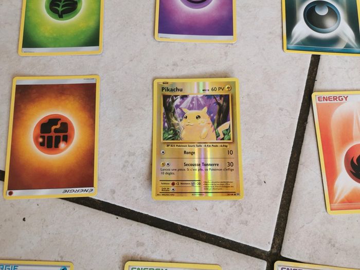 Lot cartes Pokémon brillante pickachu - photo numéro 2