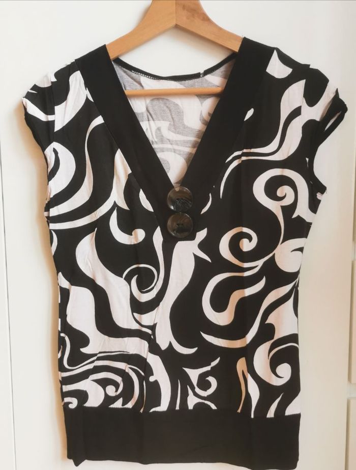 Tee-shirt femme, manches courtes, taille 3